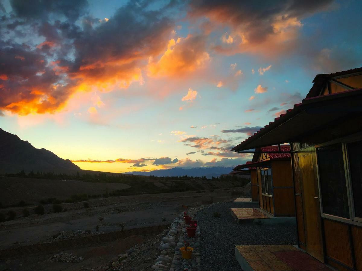 Hotel Neryok'S Indus View Chimre Exteriér fotografie